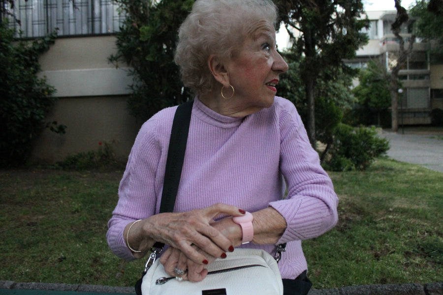 Envejecer con autonomía: cómo acompañar a los adultos mayores sin quitarles independencia